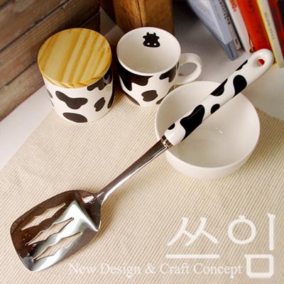 餐桌上的韓版浪漫餐具