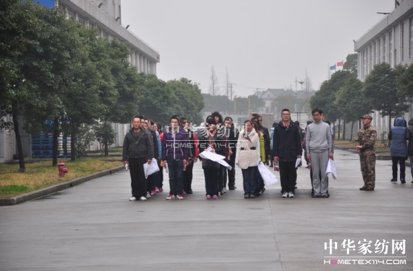 南方寢飾2014首屆軍事拓展增強團隊凝聚力