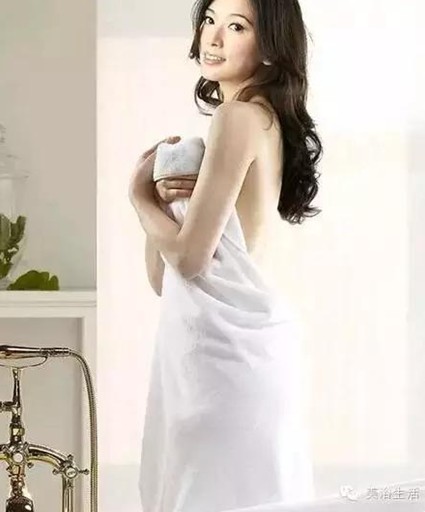 美浴生活：林志玲胸圍86.36cm，得穿多大號的浴袍啊！